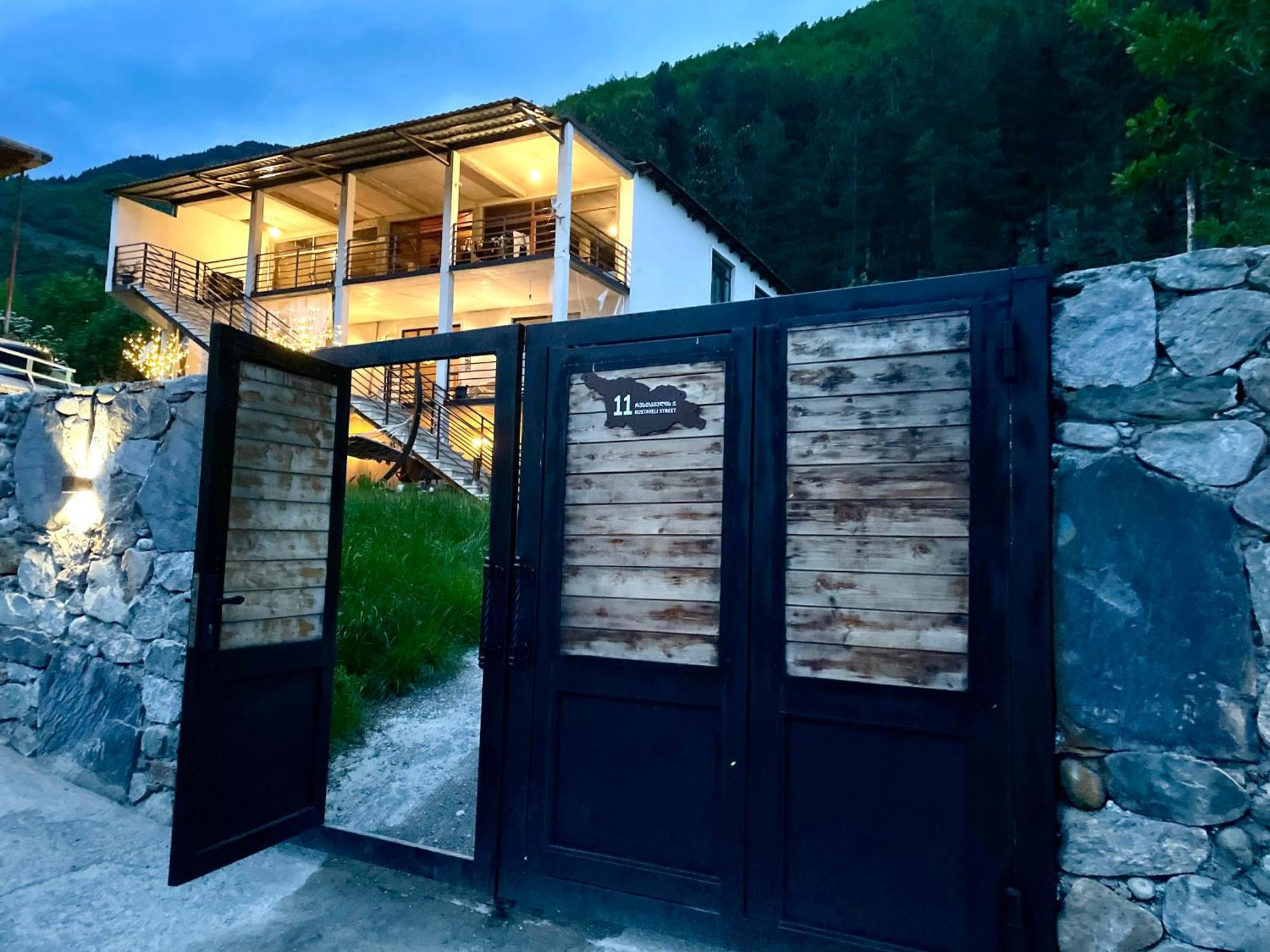 Guesthouse Shampriani Mestia Exterior photo
